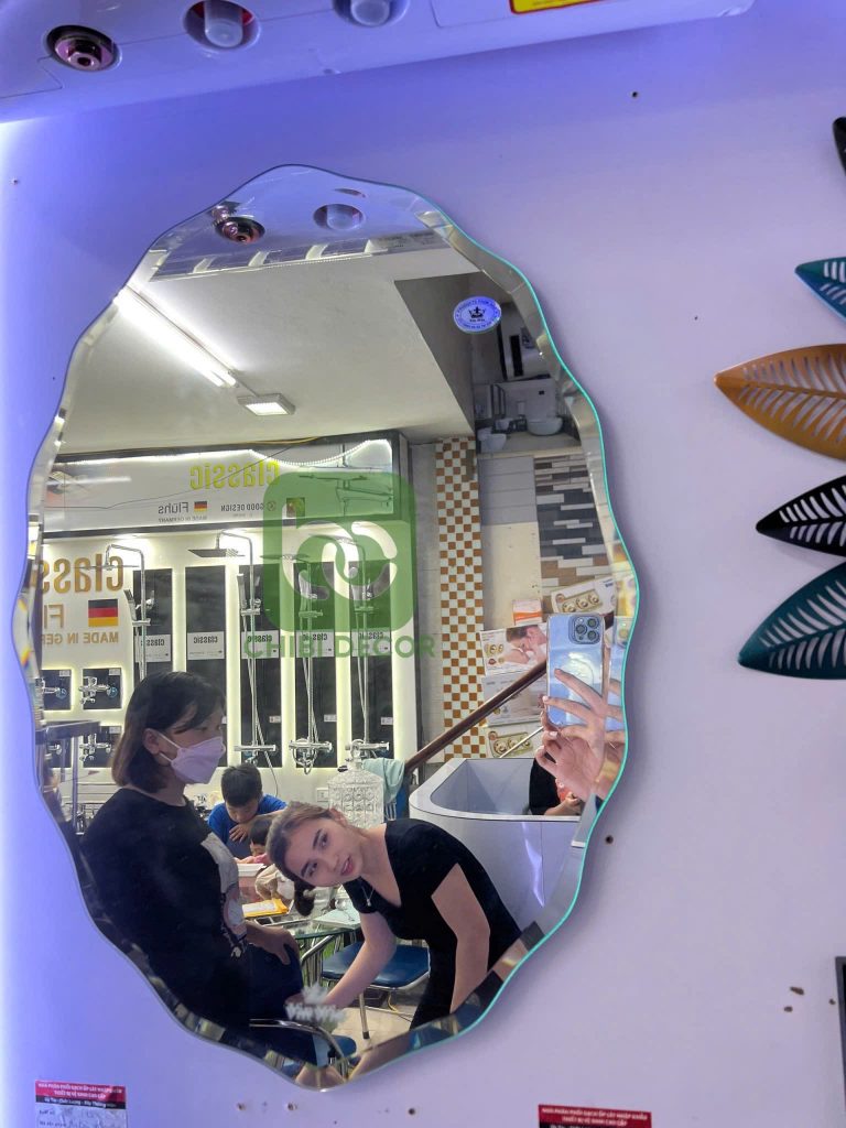 Gương LED lắp thực tế