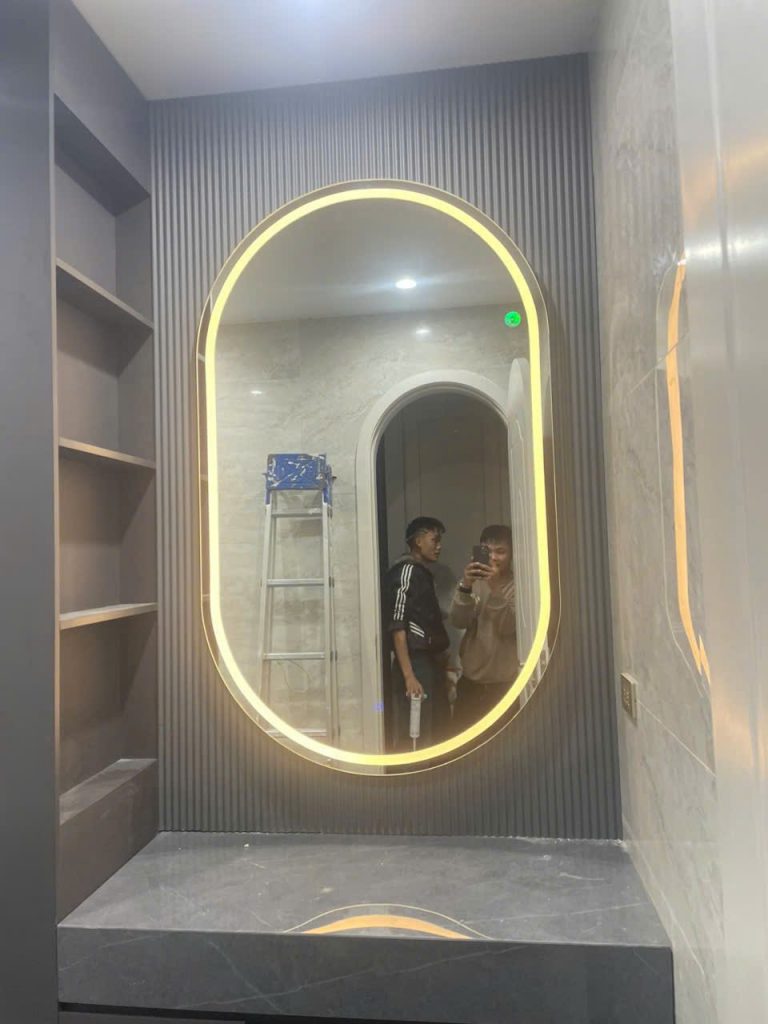 Gương LED dáng bo tròn hai đầu lắp thực tế
